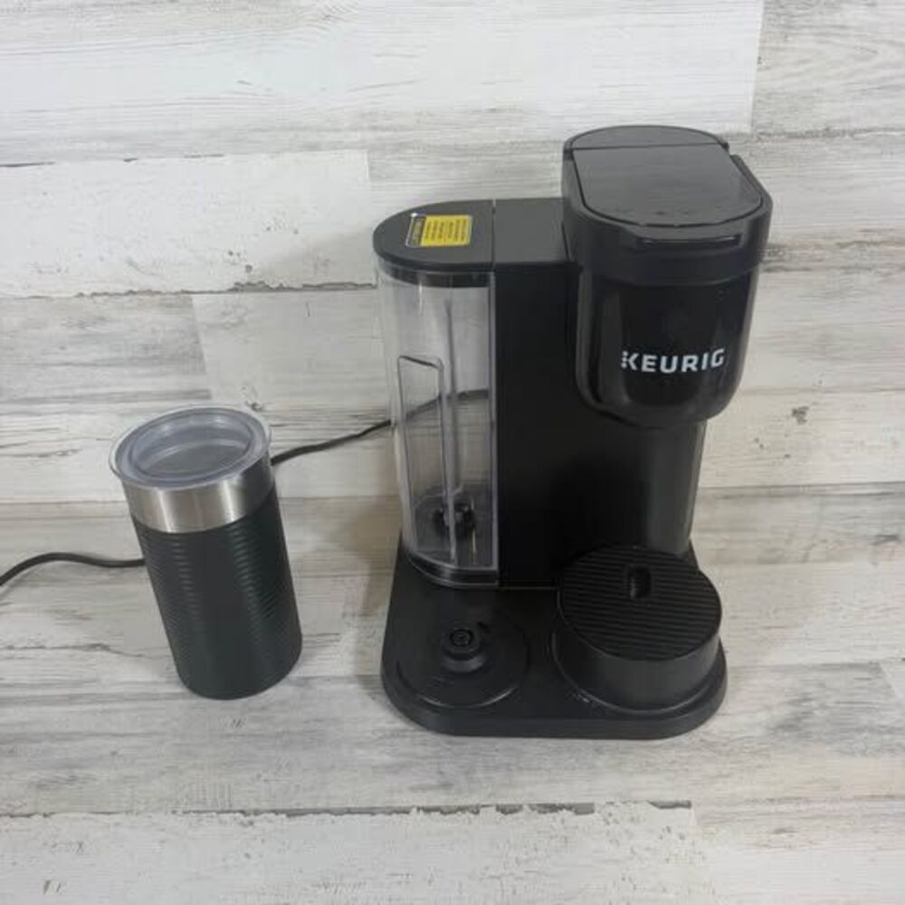 Keurig machine - Picture 2 of 8
